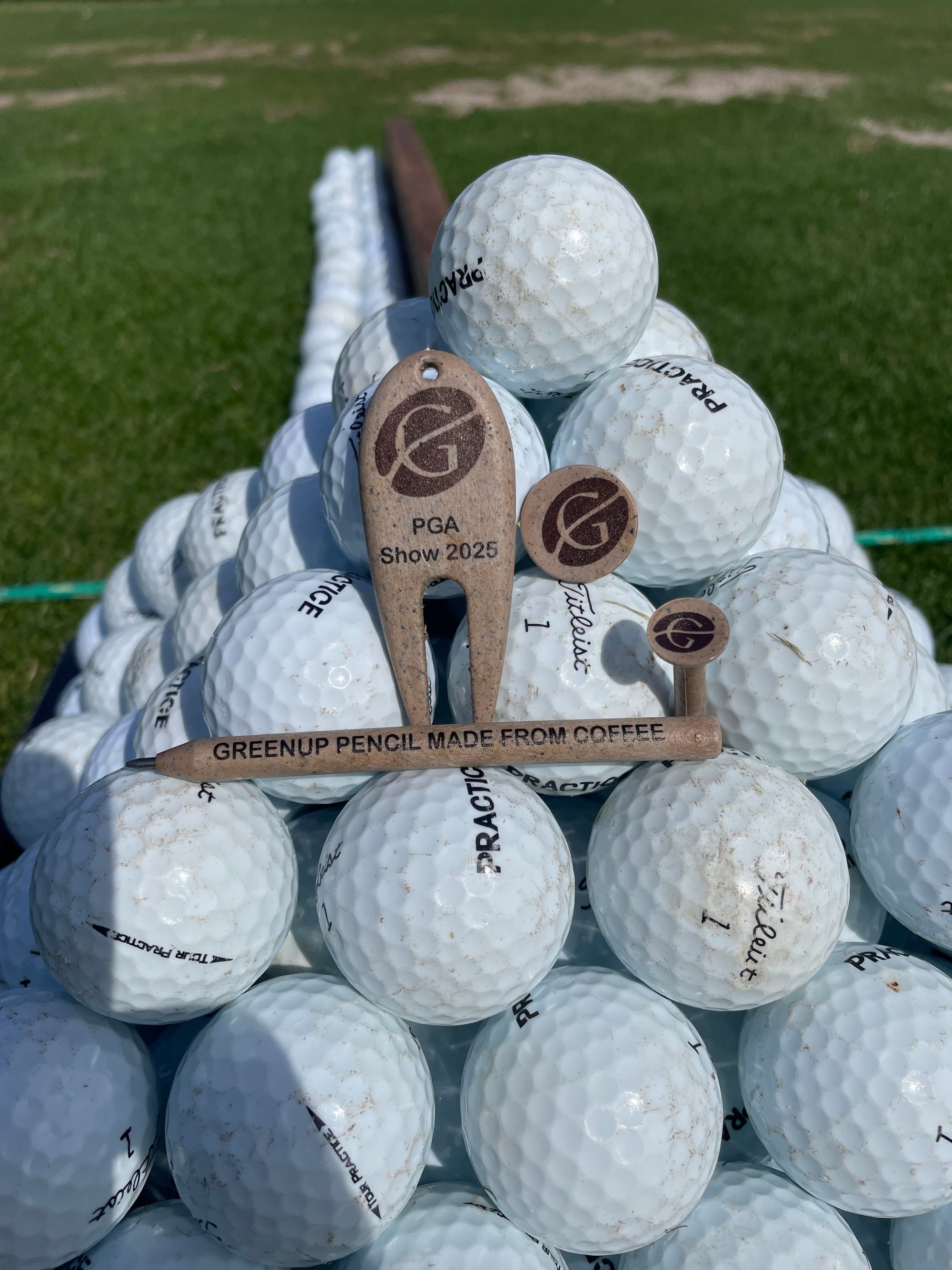 GreenUp biodegradable golf tees made from coffee grounds – sustainable golf accessories